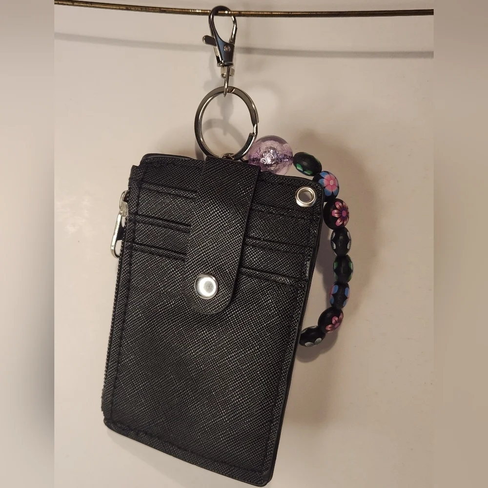 Like New 6 1/2” ID Wallet Beaded Bangle Keychain